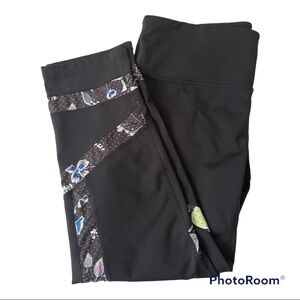 Gap Fit black floral active pants S
